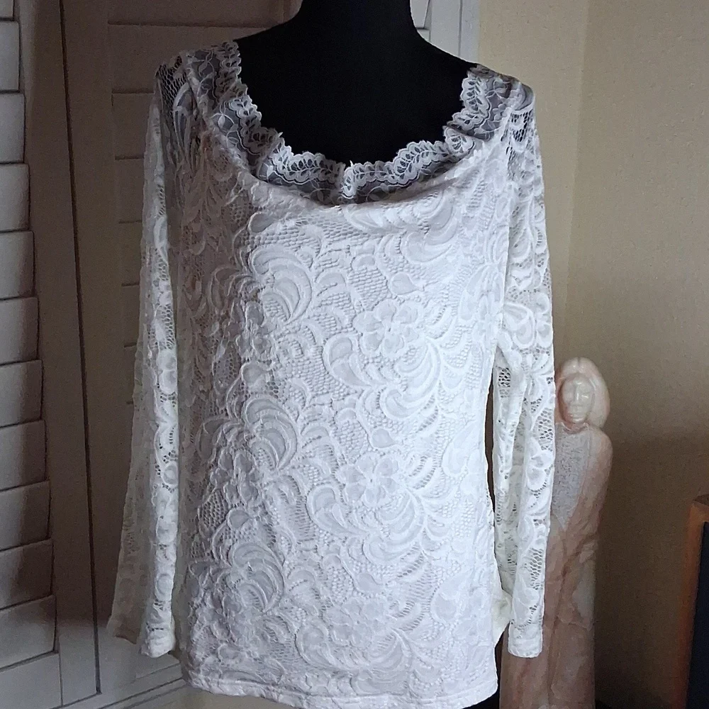 🤍❄️White Lace Soft Polyester Stretchy Top With Long Sheer Sleeves Size XXL